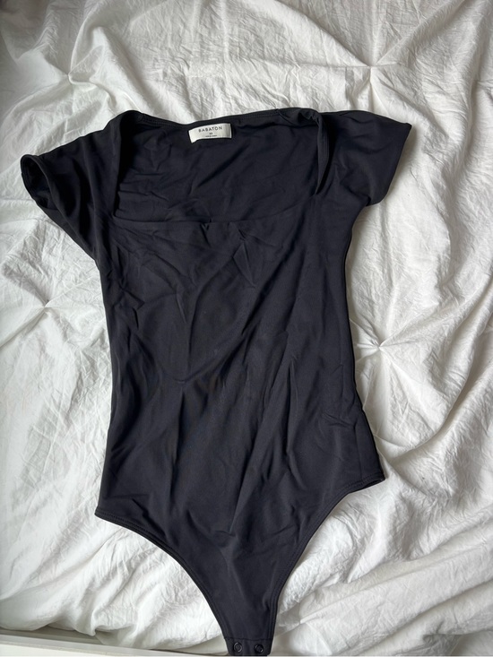 Babaton Tops - Babaton Noir Scoop Neck Short Sleeve Bodysuit